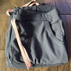 Charcoal Yola - Tall Skinny Scrub Pants
L - Charcoal - Tall